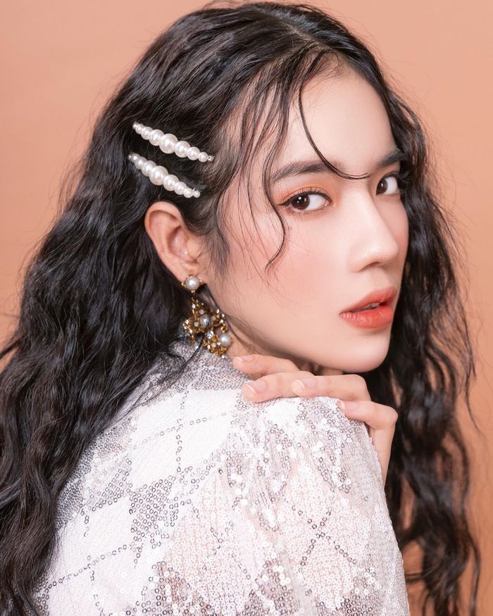 Thời điểm này năm ngoái, Lyly đã càn quét Vpop với hit 24 giờ