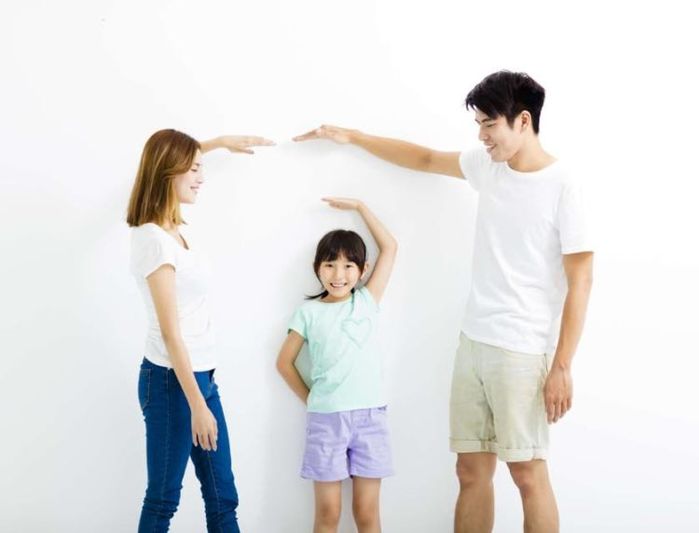 Cha mẹ cao, con lùn tịt, bác sĩ khuyến cáo không nên gọi con dậy sớm
