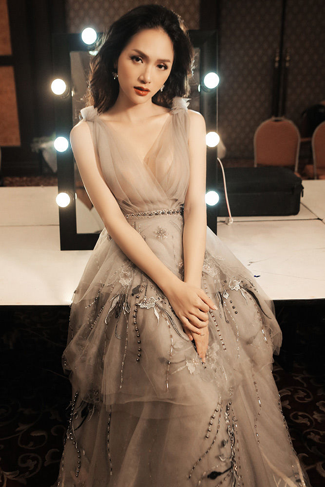 7 năm bước chân vào showbiz, Hương Giang Idol giàu cỡ nào?