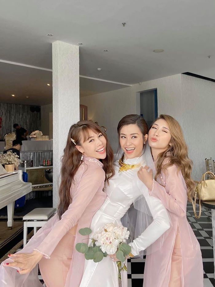 Dàn gái xinh bê tráp trong đám cưới Đông Nhi - Ông Cao Thắng