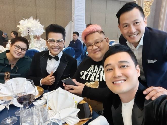 Ngọc Lan gỡ ảnh avatar hạnh phúc, Han Sara selfie cùng Daesung