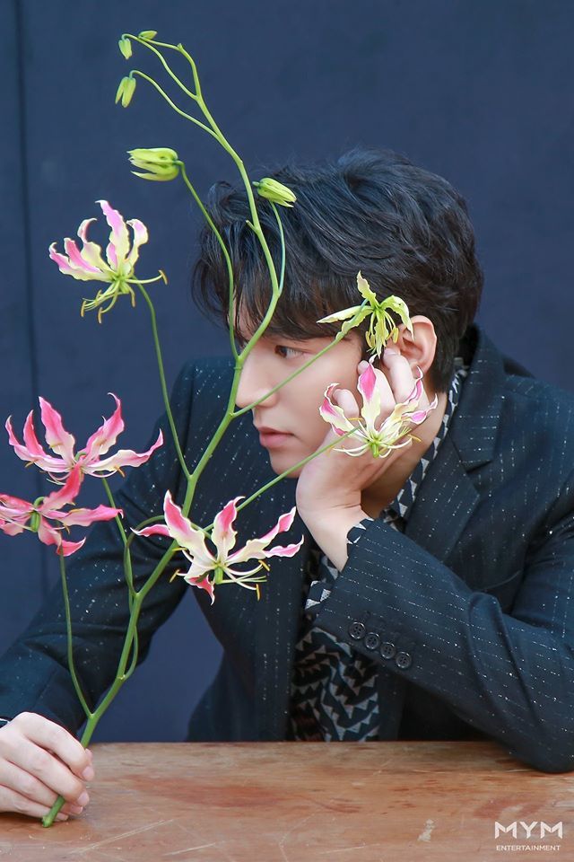 Lee Min Ho khiến fan truỵ tim với loạt ảnh khoe góc nghiêng cực phẩm