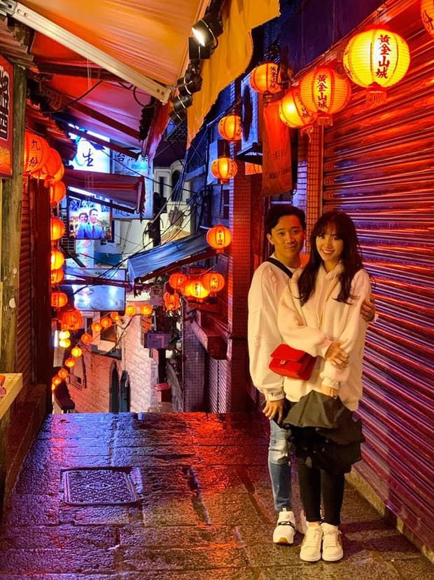Phạm Quỳnh Anh giả dạng cô dâu, Hương Giang diện đồ ngủ xinh nức nở