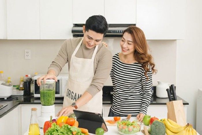Lâm Vỹ Dạ nghẹn ngào chia sẻ từng tát con trai vì áp lực cuộc sống