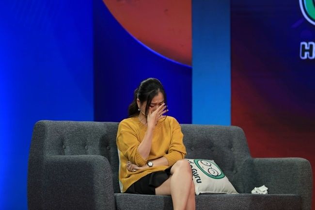Lâm Vỹ Dạ nghẹn ngào chia sẻ từng tát con trai vì áp lực cuộc sống