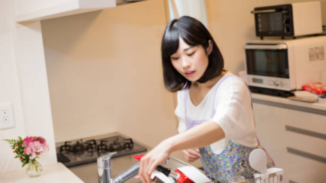 Lâm Vỹ Dạ nghẹn ngào chia sẻ từng tát con trai vì áp lực cuộc sống