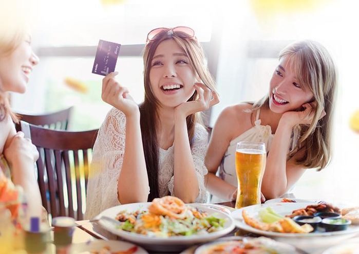 Ai cũng có một đứa bạn dễ xài, sống theo phương châm “sao cũng được”
