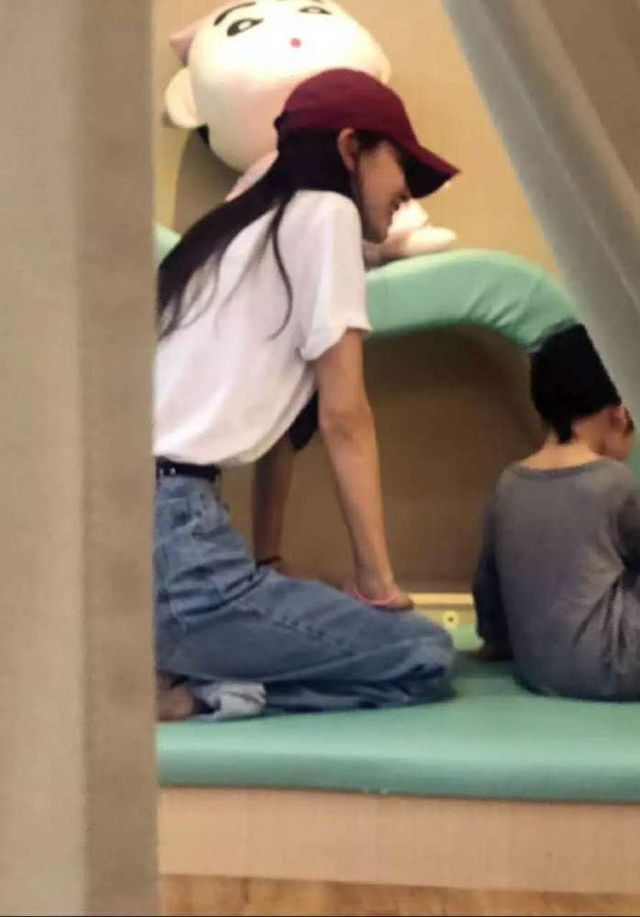 Angela Baby và ông xã tương tác cực ngọt ngào trên Weibo sau hơn 1 năm