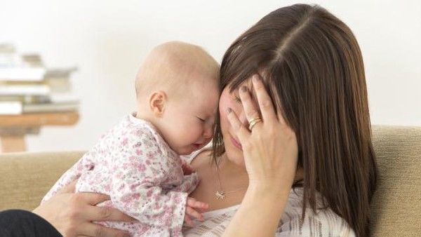 Áp lực phụ nữ sau sinh: không có lấy một giấc ngủ ngon trong 6 năm