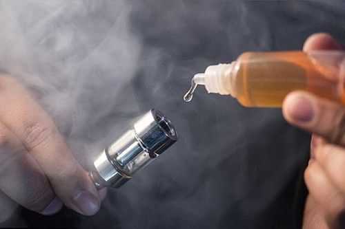 Bác sĩ Abbara: Thuốc lá điện tử độc hại, đốt cháy phổi bằng tinh dầu