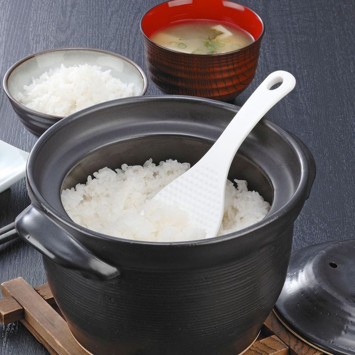 Bạn có biết: Tác dụng của chấm tròn trên chiếc muôi nồi cơm điện
