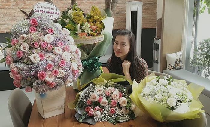Bảo Thy khoe chị gái, Hoàng Oanh chính thức công khai mặt chồng Tây