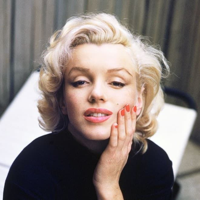 Bật mí cách làm đẹp của Marilyn Monroe: Ngủ 10 tiếng, bôi 5 lớp son