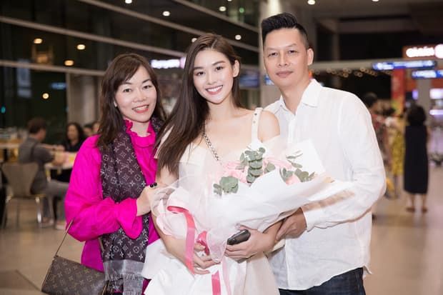 BB Trần mặc hanbok, Hòa Minzy đăng ảnh toàn thân sau tin sinh con