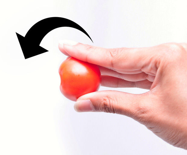Mẹo chọn đồ tươi: dâu tây cuống chắc, dùng muối phân biệt sữa thật