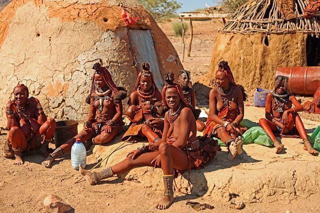 Bộ lạc Himba Châu Phi: Nơi phụ nữ cả đời không tắm bằng nước