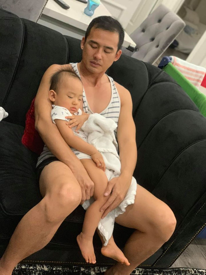 Chăm con nằm viện, Thúy Diễm tiết lộ: áo mặc 3 ngày chưa thay