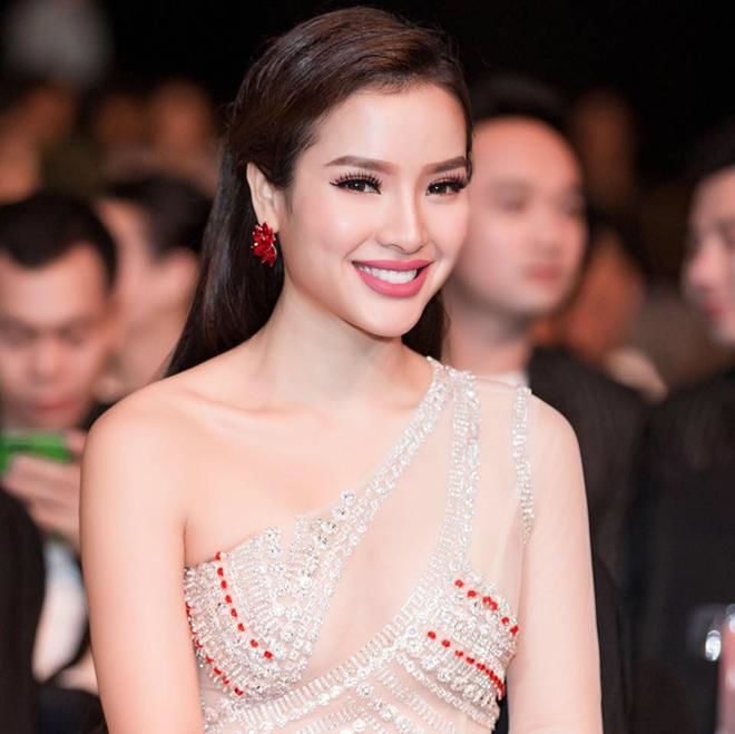Chăm sóc da dầu “đầu tư” như Phương Trinh Jolie: Cấp đủ nước, vitamin
