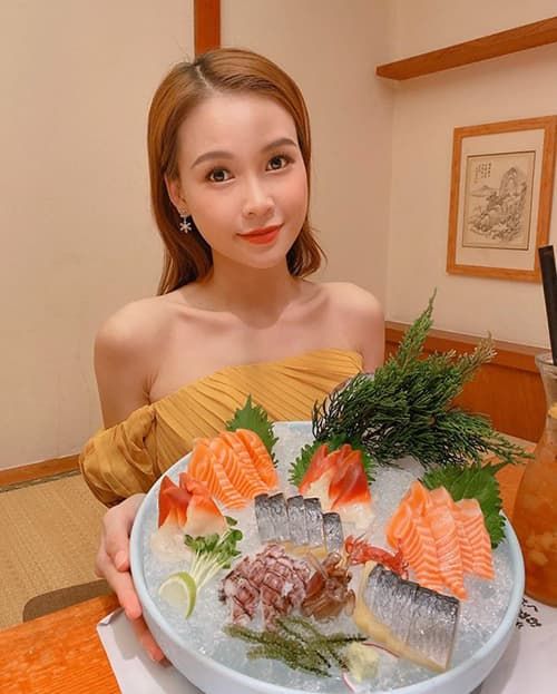 Chi Dân - Lan Ngọc đi ăn cưới, Sĩ Thanh tung ảnh kỉ niệm nửa năm yêu