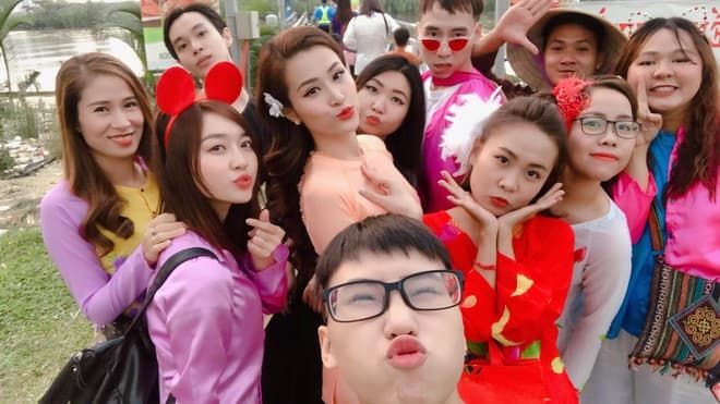 Chị gái không làm nghệ thuật, nổi tiếng nghiêm khắc của Đông Nhi