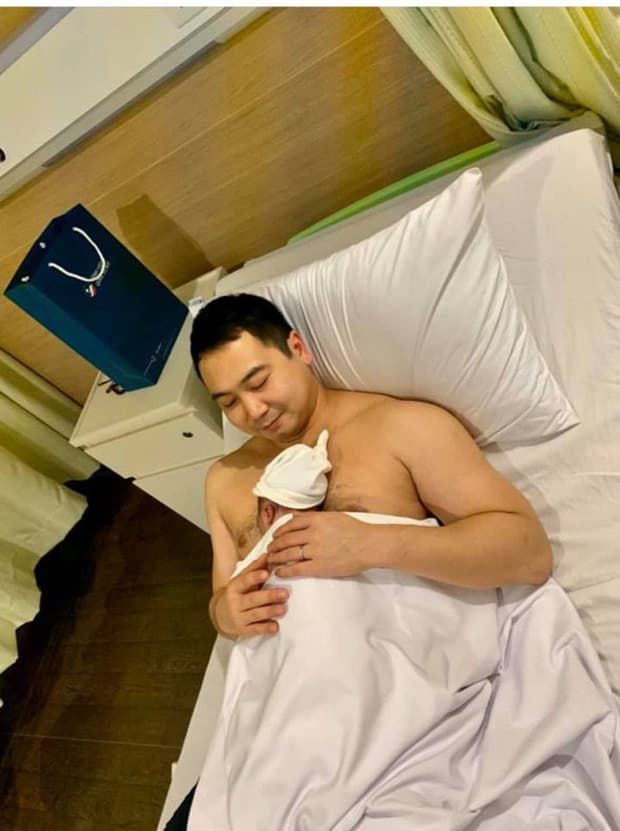 Chi Pu bắt trend ton sur ton, Miu Lê khoe vòng eo không chút mỡ thừa