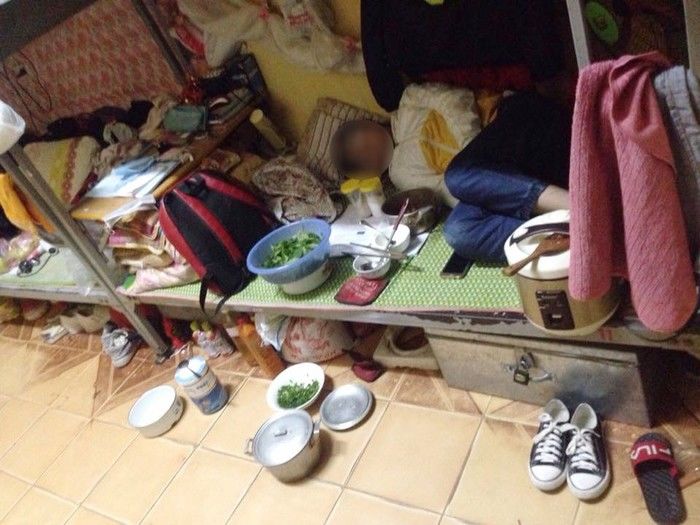 Khổ chủ kêu trời vì độ ở bẩn của các chị gái xinh đẹp cùng nhà trọ