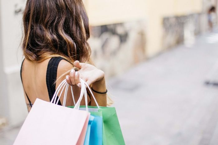 Có 1 nỗi khổ mang tên: tiêu tiền vào ban ngày và sám hối vào ban đêm