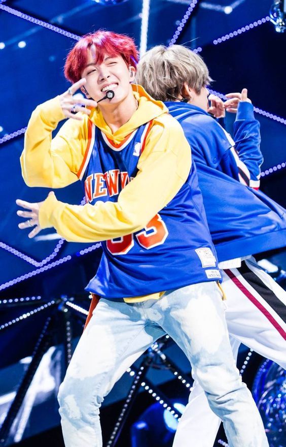 Cỗ máy nhảy của nhóm nhạc nam Kpop gen 3: Kai, J-Hope siêu đỉnh