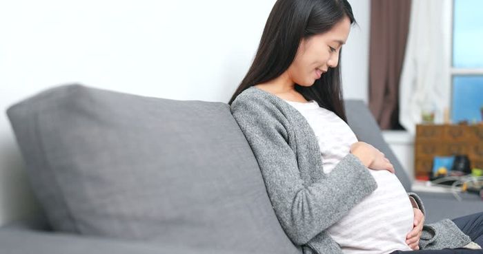 Cô nàng đẻ thuê cho sếp hơn mình 28 tuổi và cái kết viên mãn bất ngờ