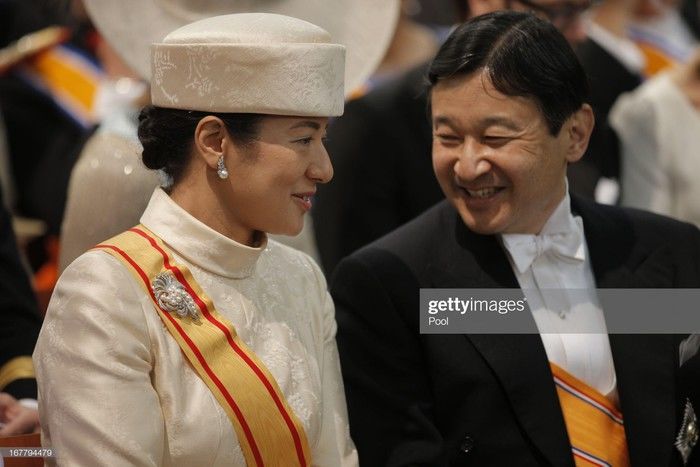Cổ tích ngoài đời thực: Mối tình cảm động của tân Hoàng hậu Nhật Bản 