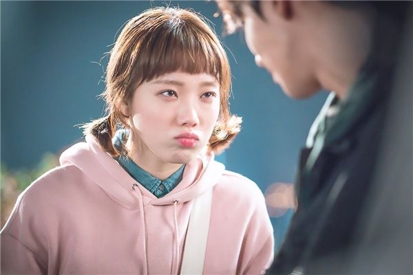 Con gái cứ đòi bạn trai kể về người yêu cũ nhưng nghe xong thì lại dỗi