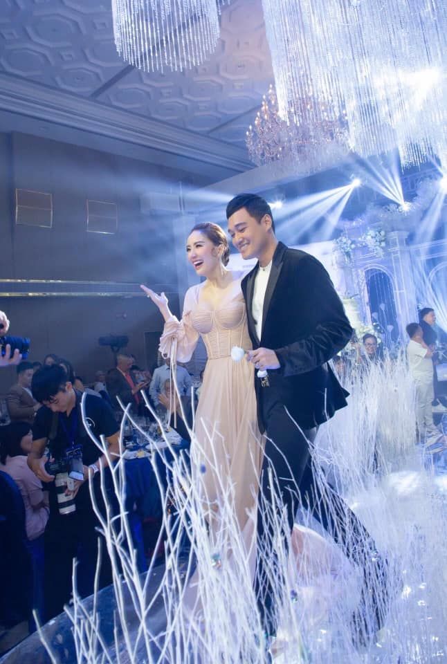 Dân mạng chờ tin vui khi Quang Vinh chụp được hoa cưới của Bảo Thy