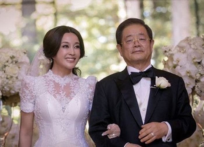 Cuộc đời giàu có, đáng mơ ước của Võ Tắc Thiên Lưu Hiểu Khánh