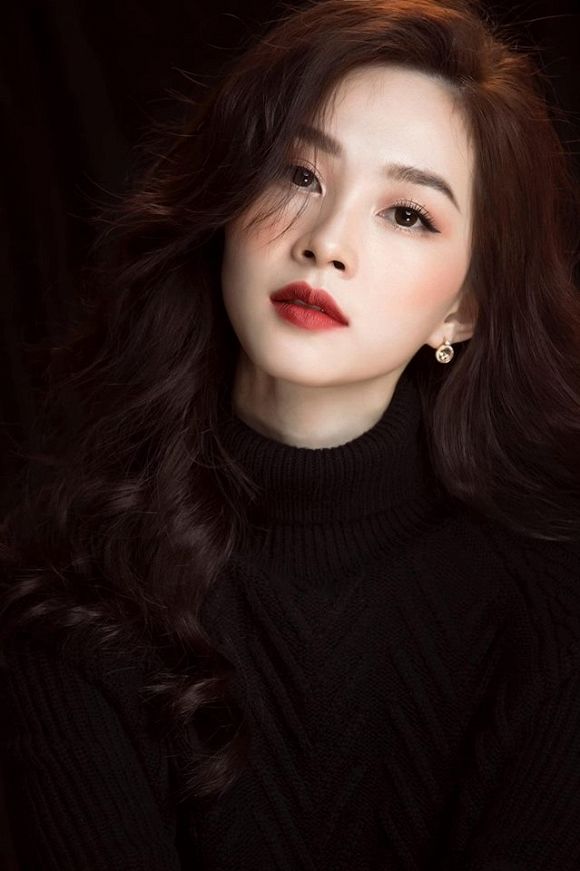 Cuộc sống của các mỹ nhân miền Tây đình đám trong showbiz Việt