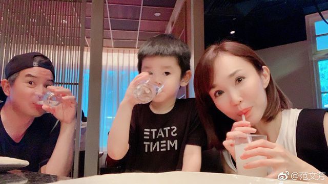 Cuộc sống hạnh phúc của cặp đôi Dương Quá - Cô Cô ngoài đời thực