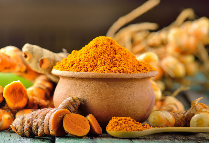 Hà Tăng, Bảo Anh uống nước ép nghệ chống lão hóa, giảm mỡ