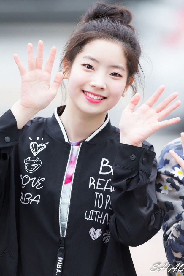Dahyun (TWICE) và dàn idol sở hữu mắt cười một mí đẹp lạ