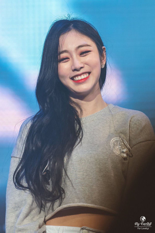 Dahyun (TWICE) và dàn idol sở hữu mắt cười một mí đẹp lạ