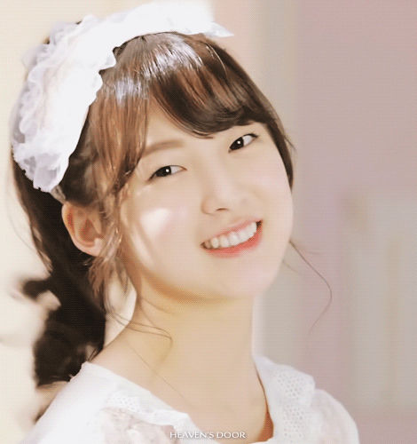 Dahyun (TWICE) và dàn idol sở hữu mắt cười một mí đẹp lạ