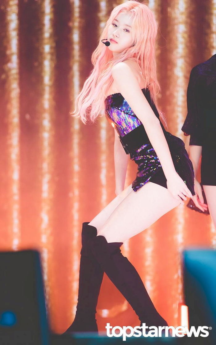 Dàn idol ăn vận sexy nhất sân khấu Kpop: Jennie body đẹp phát hờn