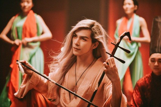 Denis Đặng từ sinh viên kinh tế đến giám độc sáng tạo nghệ thuật