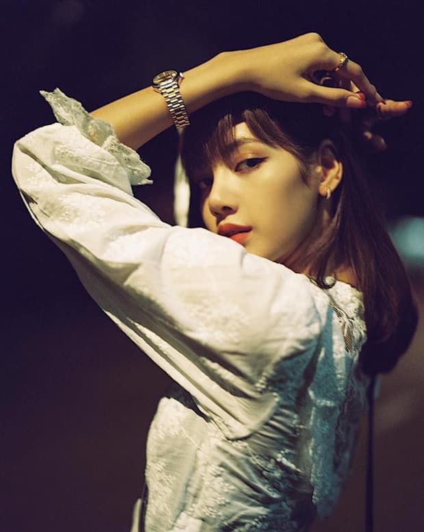 Diện đồ đơn giản vẫn cứ hot Instagram, mấy ai đạt đẳng cấp như Lisa