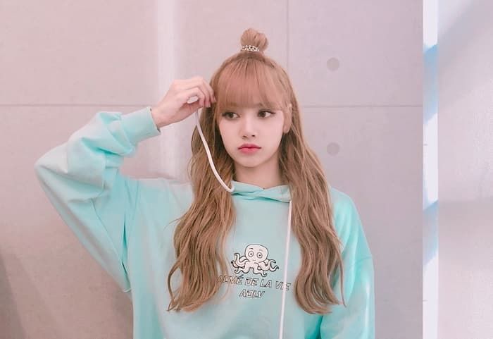 Diện đồ đơn giản vẫn cứ hot Instagram, mấy ai đạt đẳng cấp như Lisa
