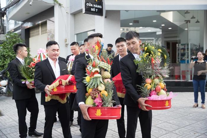 Bê tráp 10 triệu đã là gì, người ta còn được lì xì hẳn lá cây đây này