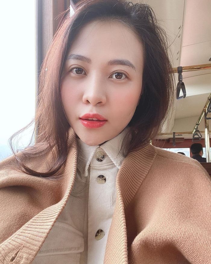 Chi Pu đáp trả tin unfollow Gil Lê, Đông Nhi chia sẻ sau 4 ngày làm vợ