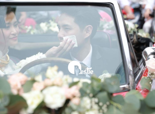 Đông Nhi khóc trong đám cưới, Cao Thắng rạng rỡ vì cưới được vợ