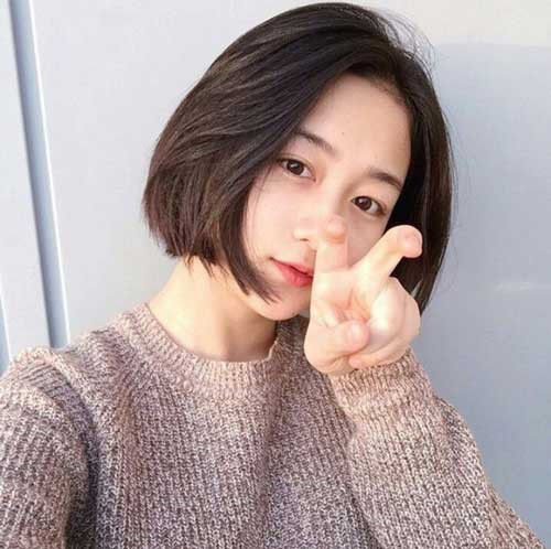 Dùng dầu gội khô, cắt bỏ chẻ ngọn là bí kíp giúp mái tóc dày bồng bềnh