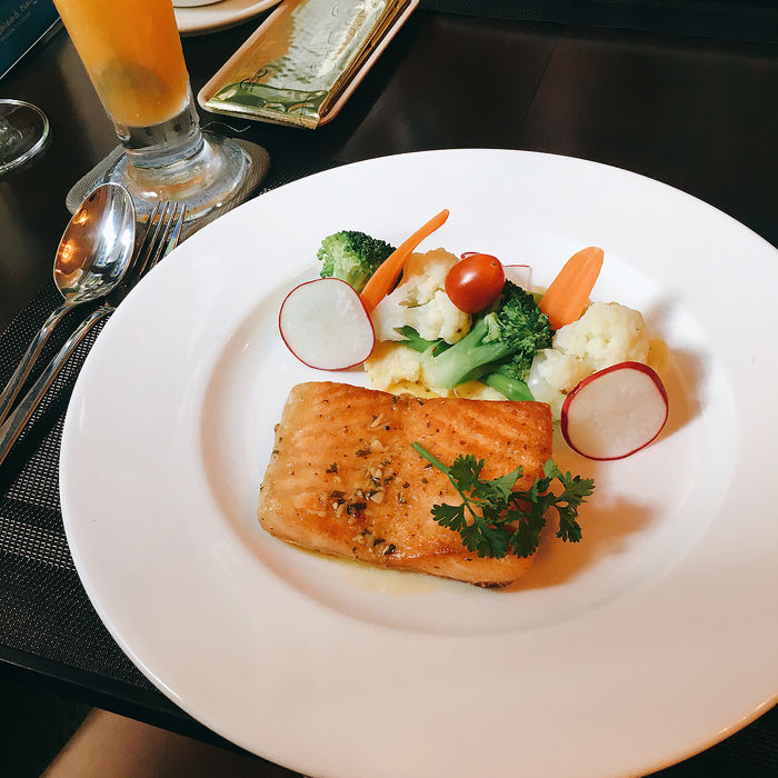 Đặt tên món hoa mĩ, sắp xếp menu... chiêu moi tiền khách của nhà hàng