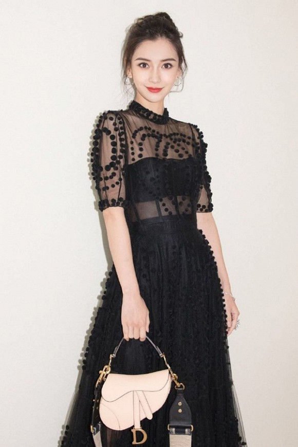 Duyên nợ đụng hàng đến 5 lần: Angelababy và Suzy khó phân cao thấp