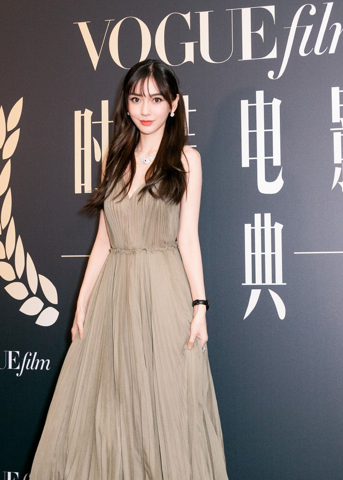 Duyên nợ đụng hàng đến 5 lần: Angelababy và Suzy khó phân cao thấp